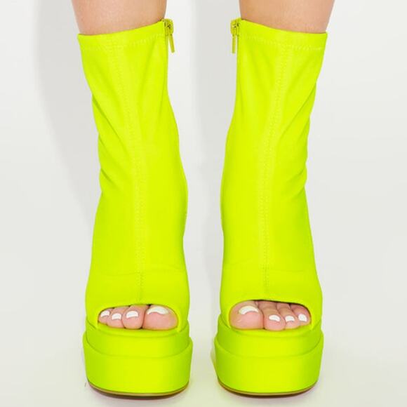 [H321] Fashion Nova 'Waiting On A Feeling' Platform Booties - Picture 3 of 10